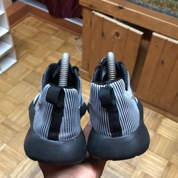 Nike Roshe Run Flight Weight “Black Silver” - Picture 5 of 12